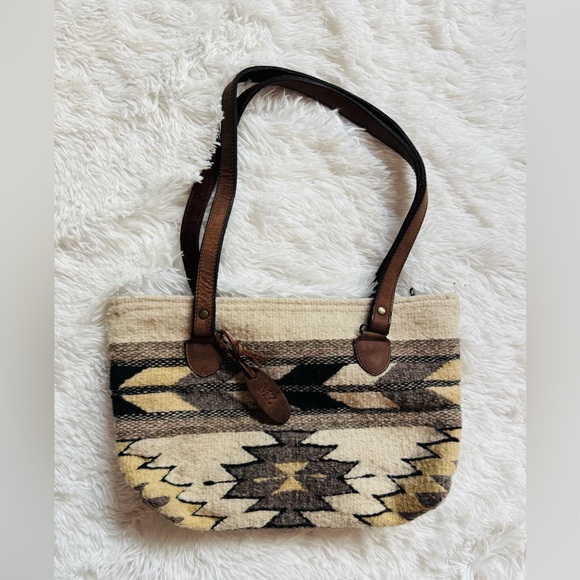 🏔️ Wool Purse - Picture 2 of 6